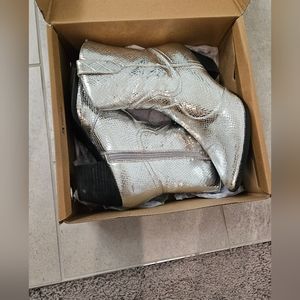 COCONUT BY MATISSE BAMBI WESTERN BOOT